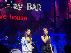 -FOUR PLAY BAR