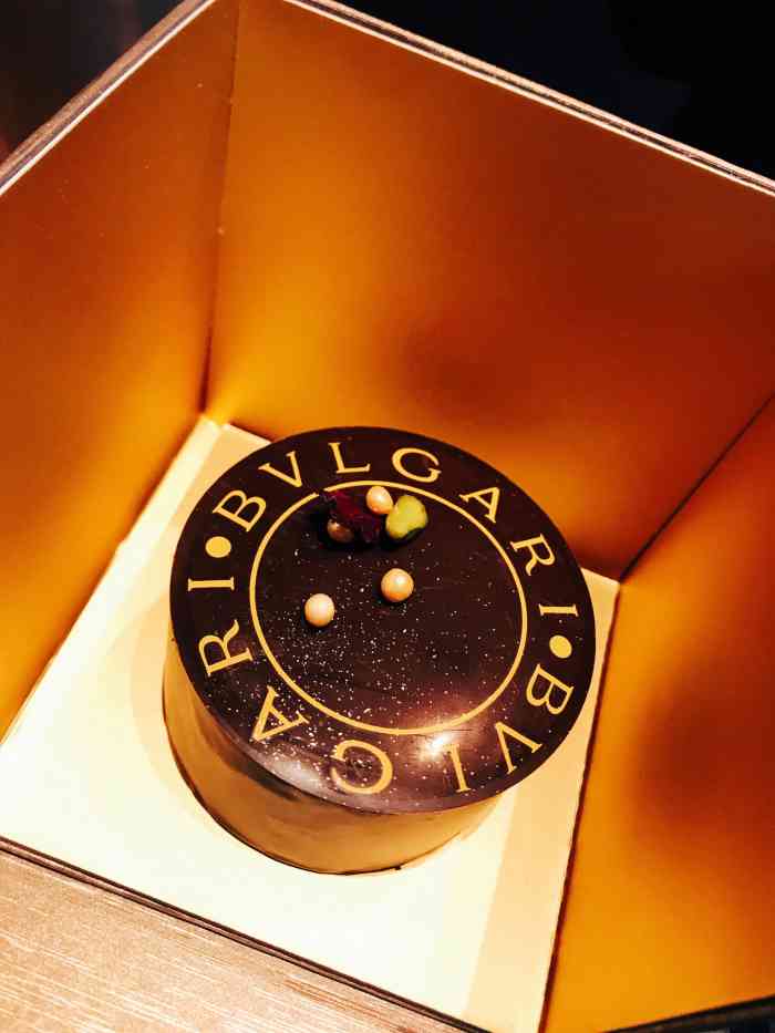 买过三次的宝格丽蛋糕巧克力也不错哒推荐黄金巧克力太妃百丽蛋糕和