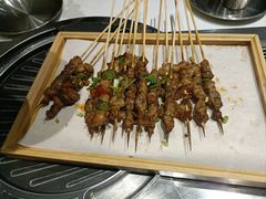 -山野的朋友露营炭火烤肉