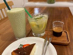 -花苑里咖啡(威远店)