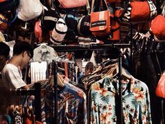 -席娜卡琳火车铁道夜市