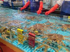 -三亚火车头万人海鲜广场