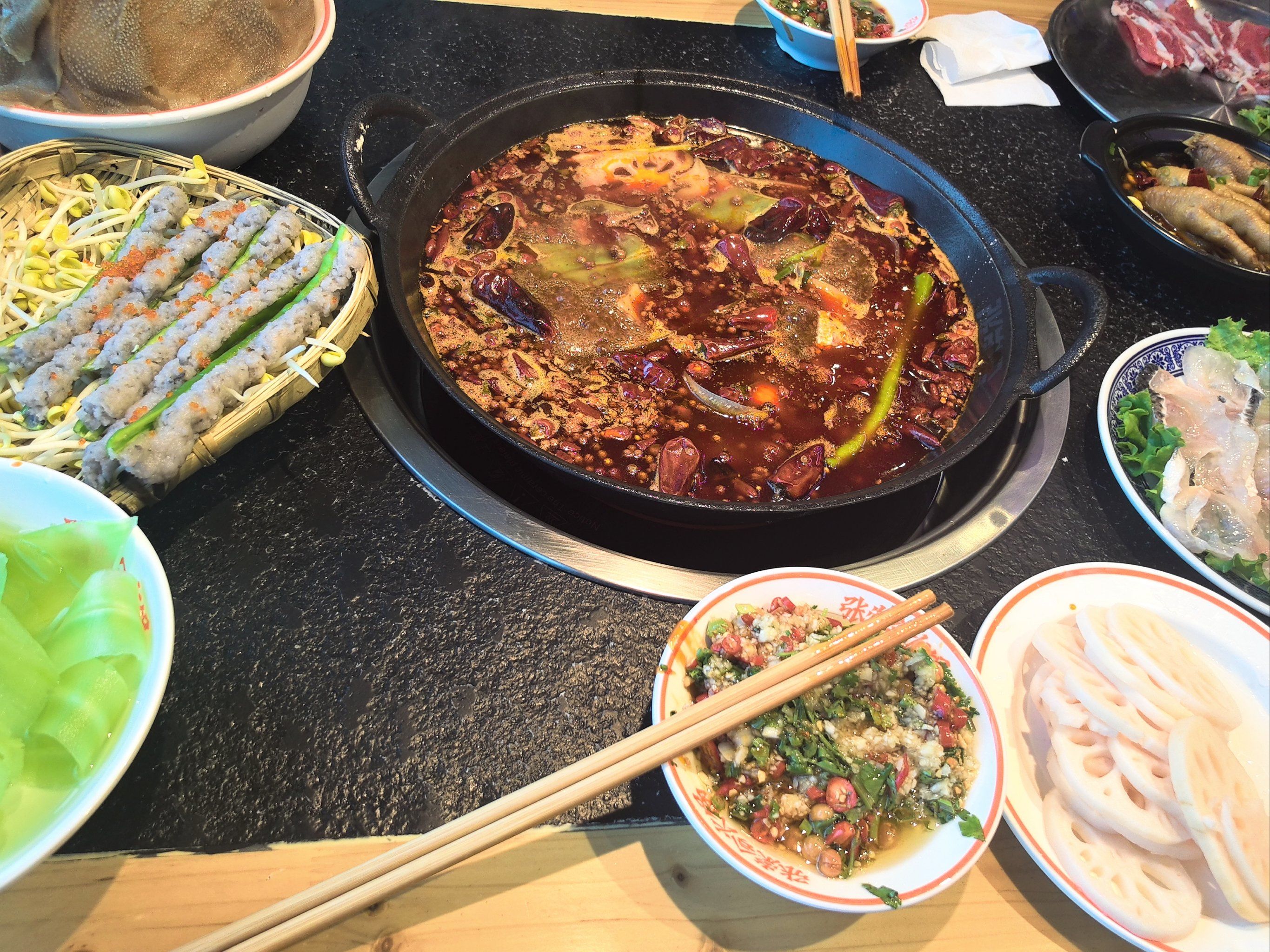 带劲的麻辣火锅