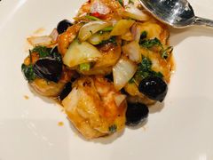 黑蒜大千爆虾球-北京四季酒店·采逸轩