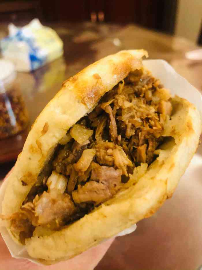 袁大头酱肉火烧(向阳北大街店)-"吃了很久的驴肉火烧 很馋酱肉火烧