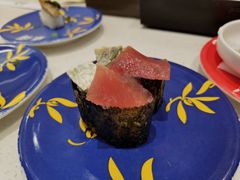 金枪鱼牛油果军舰-京樽回転寿司(奥林匹克店)