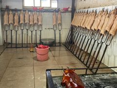 -黄记四更烤乳猪店
