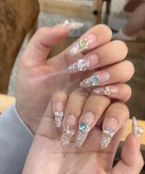 -悦指间美甲美睫