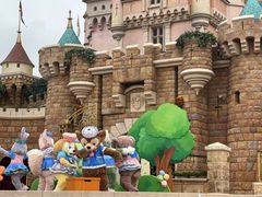 -小镇影院迪士尼小熊Duffy与他的朋友合影地