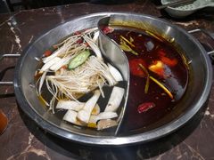菌香鸳鸯锅-晓宇重庆火锅(赛格国际购物中心店)