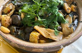 Stewed Chicken with Acid Bamboo Shoots and Snails