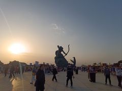 -巴陵广场