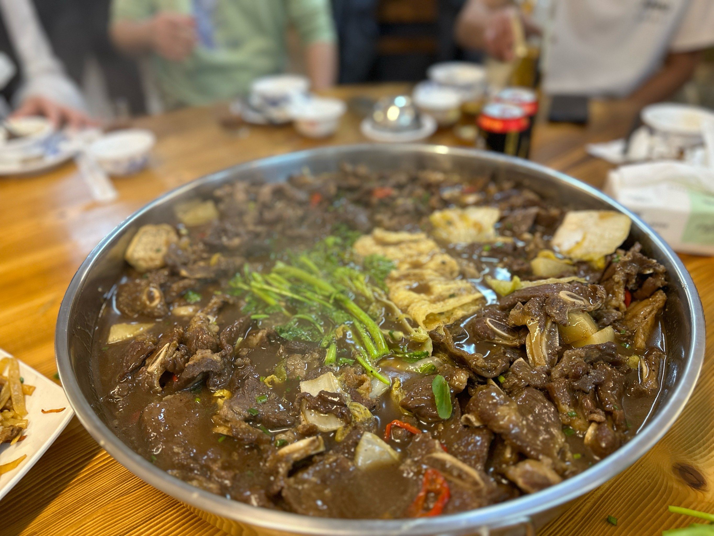 巨大一盘全牛宴