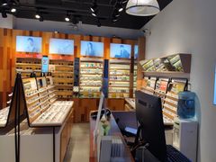 -LOOK眼镜·蔡司依视路配镜(宝山万达店)
