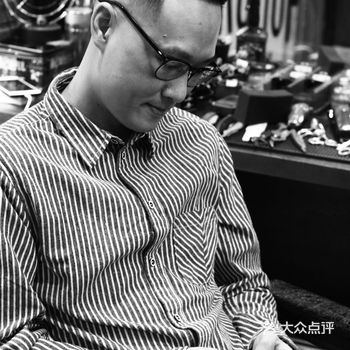 亚洲男人相较欧美男人，发质普遍更加硬挺