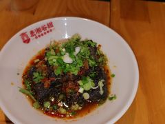 -呷佬·长沙手工米粉(金沙江路店)