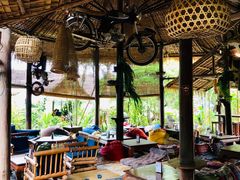 -乌托邦酒吧和餐厅