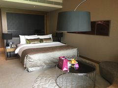 -上海滴水湖皇冠假日酒店