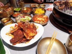 -草家酱蟹炭火烤肉店(珲春南路一店)
