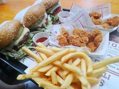 -The Habit Burger Grill 哈比特汉堡(复兴soho店)