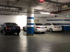 -百联中环购物广场-停车场