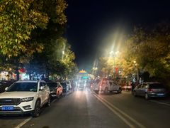 -布尔津河堤夜市