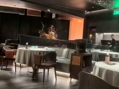 -左庭右院鲜牛肉火锅黑金店(陆家嘴中心店)