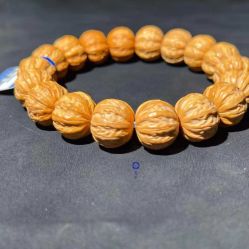 -灵彩珠宝(朗香街店)