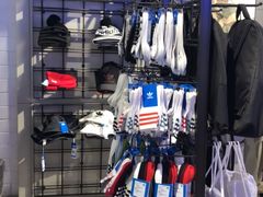 -阿迪达斯(武林银泰三叶草店)