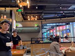 大堂-渝是乎川渝小炒(新世界百货望京店)