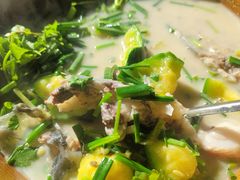 南瓜鱼头汤-西昌缸窑鲜鱼府