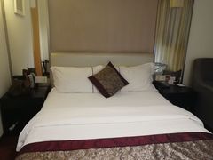 -白玉兰酒店(上海田子坊马当路地铁站店)