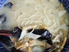 -沪西老弄堂面馆(定西路店)