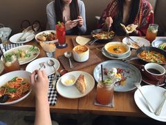 -ROAST coffee & eatery