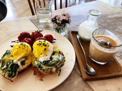 奶油菠菜火腿肉班尼迪克蛋-The Rug Cafe(王府中环店)