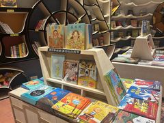 -钟书阁(群光广场店)