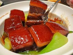 -鞍山大白鲨美食酒店