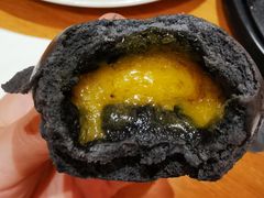 黑金流沙包-粤域茶餐厅