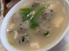 豆腐鲮鱼球汤-玉兰苑(渔人码头店)