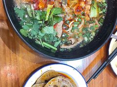 -爆炸头阿姨小四川正宗川味小吃(无任何分店)