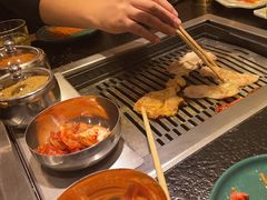 -臻牛烤肉