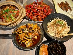 -巴厘龙虾·榜首油焖大虾(音乐学院·沿江酒馆店)