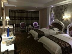 -柏纳酒店(百色市政府恒基广场店)