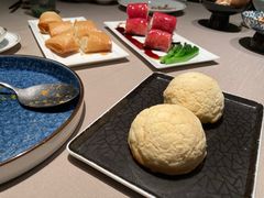 雪山酥皮包-荣轩(新荣记环球金融中心店)