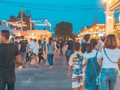 -席娜卡琳火车铁道夜市