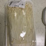 炎炎夏日带来一剂凉爽，当然必备凉拌金针菇