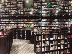 -钟书阁(群光广场店)
