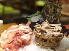 -洪氏嗨捞·广东猪肚鸡·椰子鸡火锅(西咸万象城店)