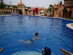 -泉城欧乐堡戏水湾艺术养生温泉