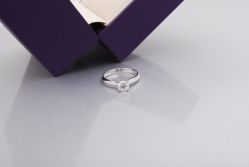 e-威德钻石-克拉钻大本营(南京东路店)